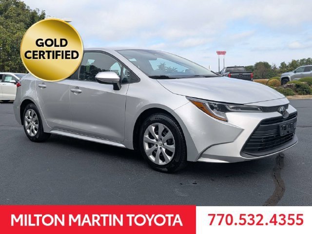 Used 2024 Toyota Corolla LE FWD image 2