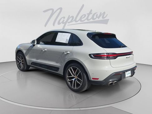 Used 2023 Porsche Macan S AWD/4WD image 3
