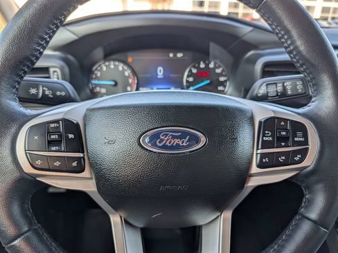 Used 2023 Ford Explorer XLT w/ Class IV Trailer Tow Package RWD image 22