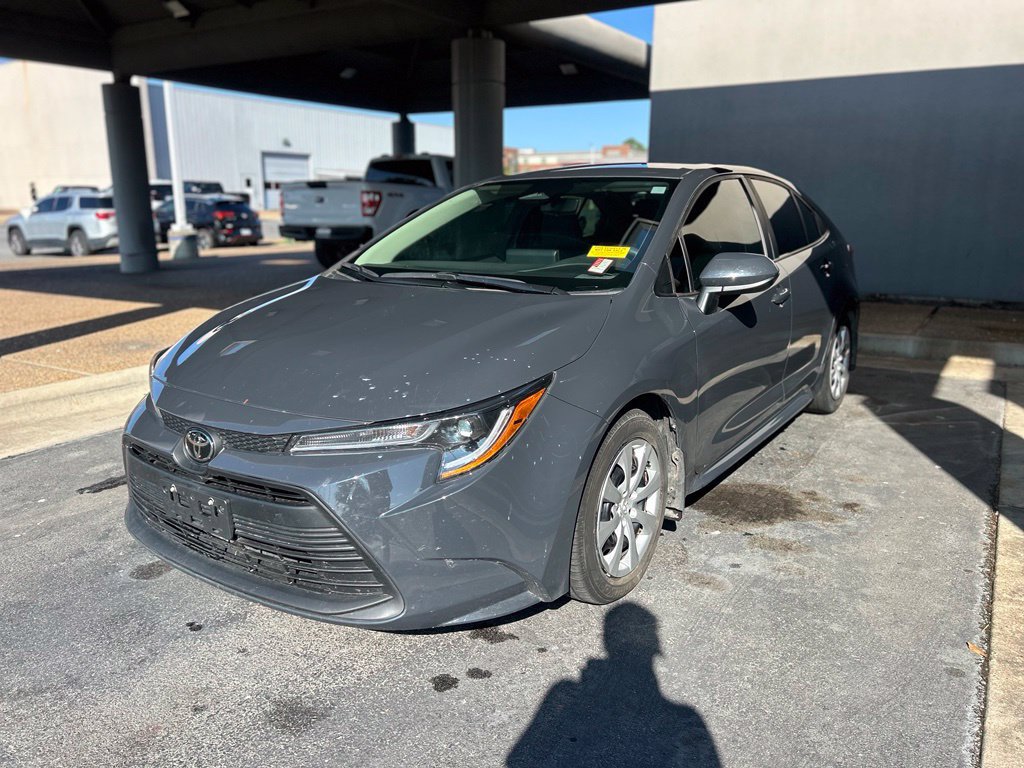 Used 2024 Toyota Corolla LE FWD image 3