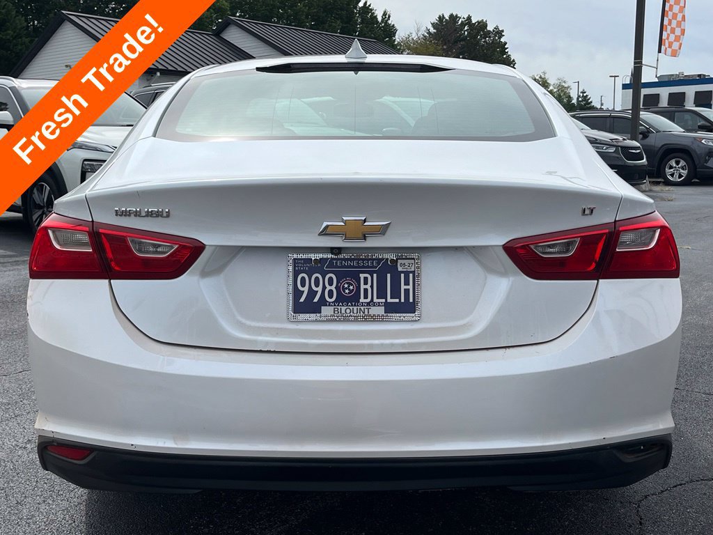 Used 2016 Chevrolet Malibu LT w/ Leather Package FWD image 8