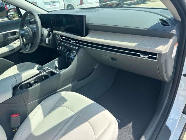 New 2026 Hyundai Sonata SEL FWD image 16