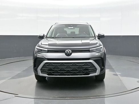 New 2026 Volkswagen Taos SE image 2