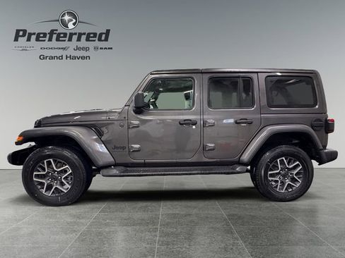 New 2026 Jeep Wrangler Unlimited Sahara AWD/4WD image 9