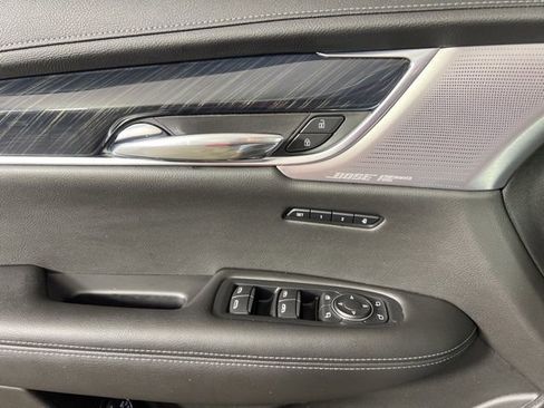 Used 2020 Cadillac XT6 Premium Luxury image 26