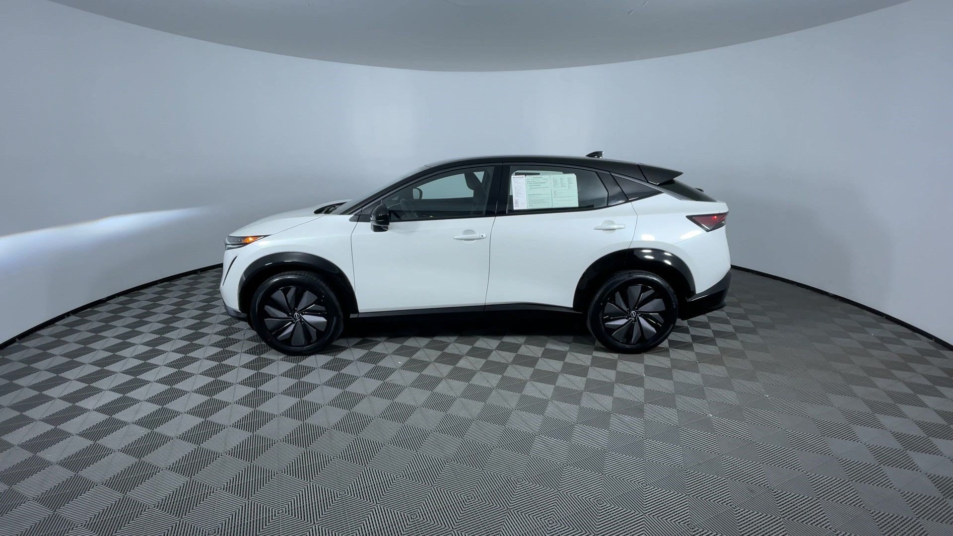 Certified 2024 Nissan Ariya AWD image 5