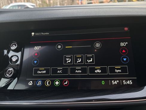 Used 2023 Buick Envision Essence image 32