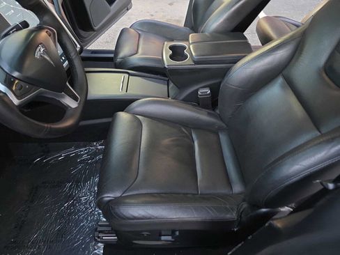 Used 2016 Tesla Model X Performance image 9