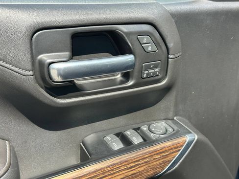 Used 2019 Chevrolet Silverado 1500 High Country w/ Technology Package AWD/4WD image 19