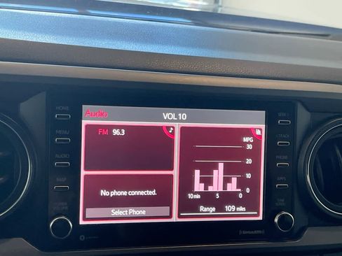 Used 2023 Toyota Tacoma TRD Off-Road image 16