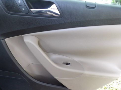 Used 2008 Volkswagen Passat Lux image 25