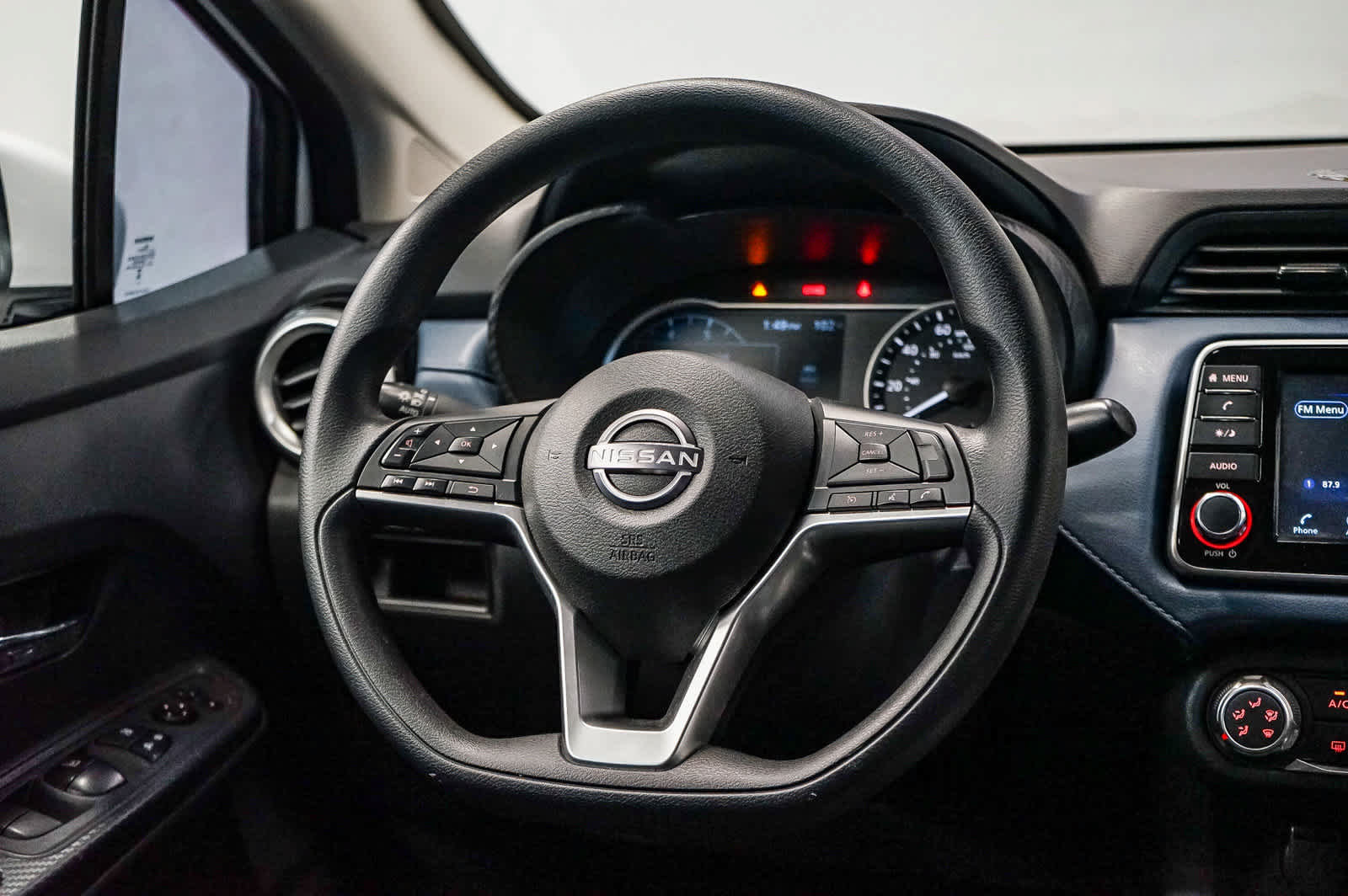 Used 2025 Nissan Versa SV w/ Trunk Package FWD image 15