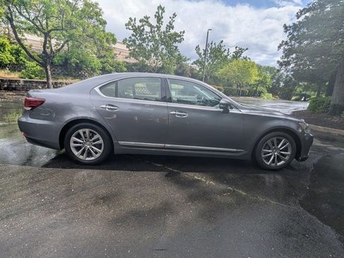 Used 2015 Lexus LS 460 w/ Comfort Package image 4