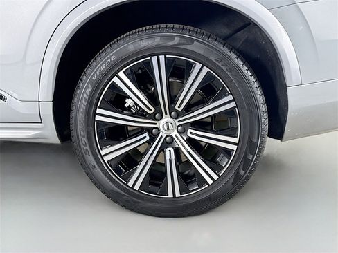 Certified 2024 Volvo XC90 B5 Core w/ Protection Package Premier image 32