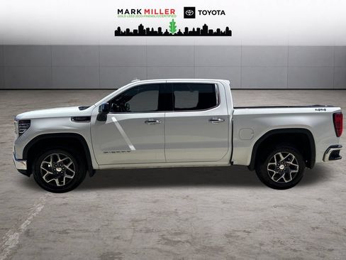 Used 2022 GMC Sierra 1500 SLT AWD/4WD image 2