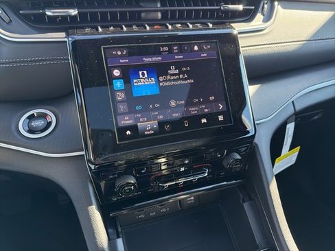 New 2025 Jeep Grand Cherokee 4WD image 14