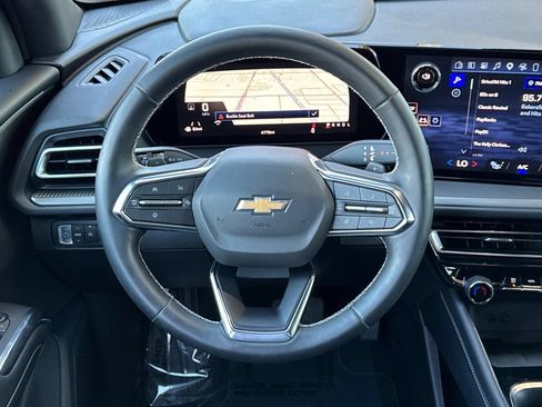Certified 2026 Chevrolet Traverse LT w/ Driver Confidence Package FWD image 15