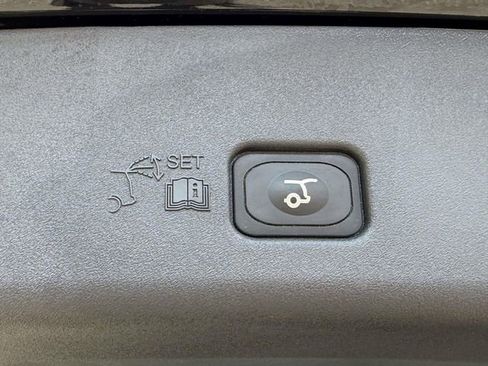 Certified 2024 Lincoln Nautilus Reserve w/ Equipment Group 203A AWD/4WD image 7