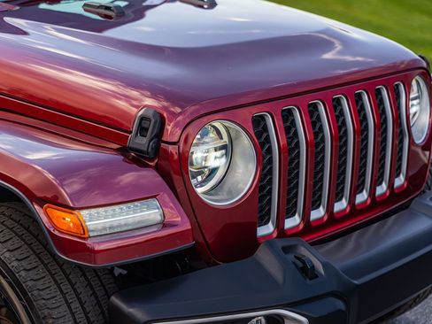 Used 2021 Jeep Wrangler Unlimited Sahara w/ Cold Weather Group image 10