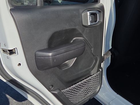 Used 2019 Jeep Wrangler Unlimited Sport S AWD/4WD image 22
