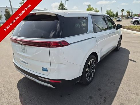 Used 2024 Kia Carnival EX FWD image 4