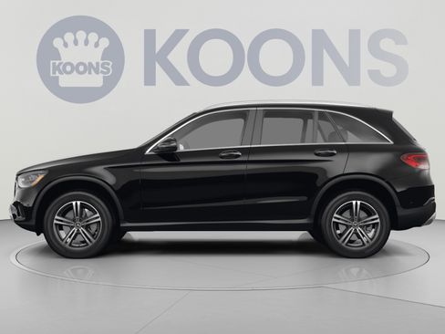 Used 2022 Mercedes-Benz GLC 300 4MATIC w/ Multimedia Package Lite image 2