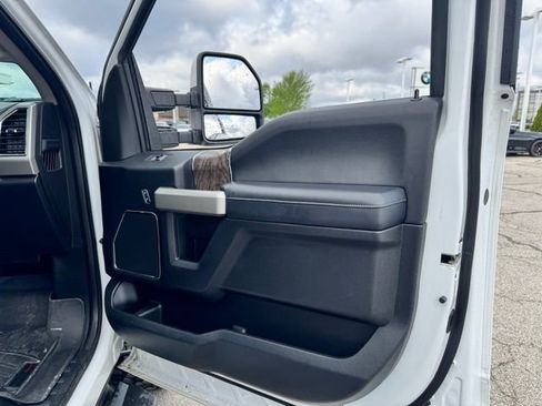 Used 2018 Ford F250 Lariat w/ Lariat Value Package image 10