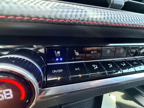 Used 2025 Chevrolet Equinox RS w/ Safety and Technology Package AWD/4WD image 18