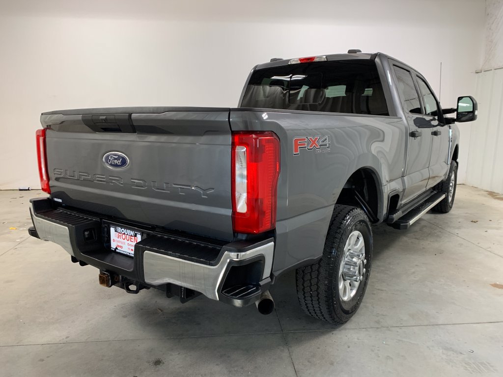 Used 2023 Ford F350 XLT w/ FX4 Off-Road Package AWD/4WD image 8