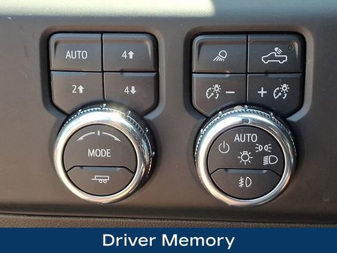 Used 2023 GMC Sierra 1500 Denali Ultimate AWD/4WD image 9