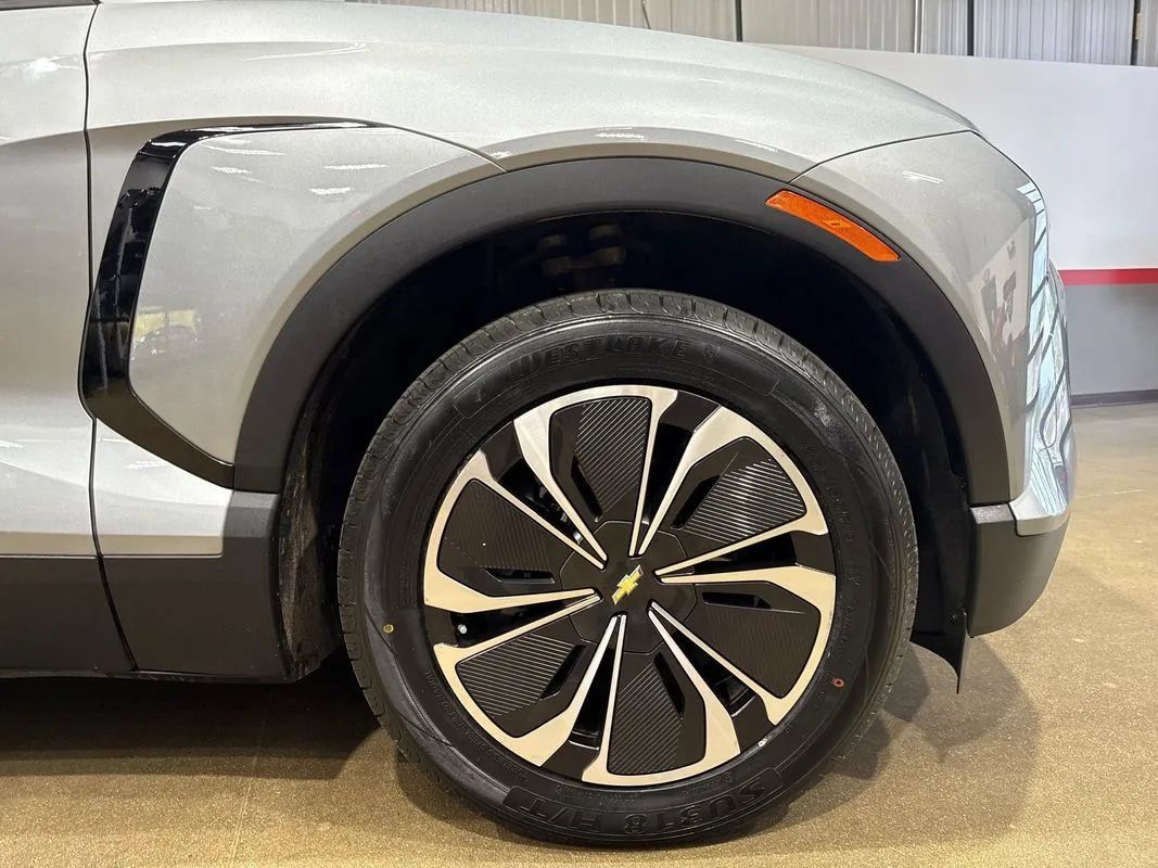 Used 2024 Chevrolet Blazer EV LT AWD/4WD image 40