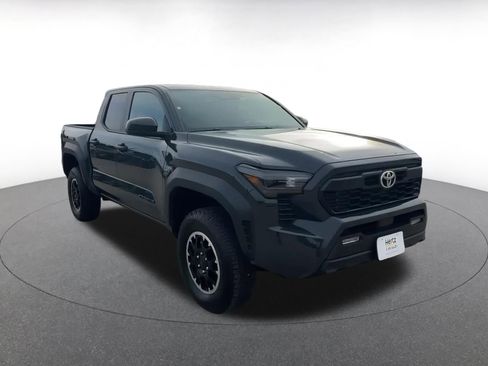 Used 2025 Toyota Tacoma TRD Off-Road image 2