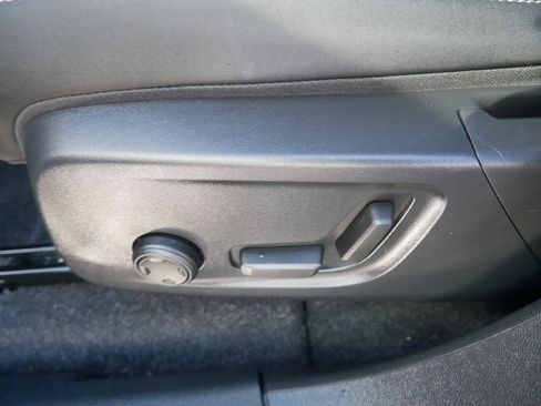 Certified 2023 Volvo XC40 Recharge Ultimate image 15