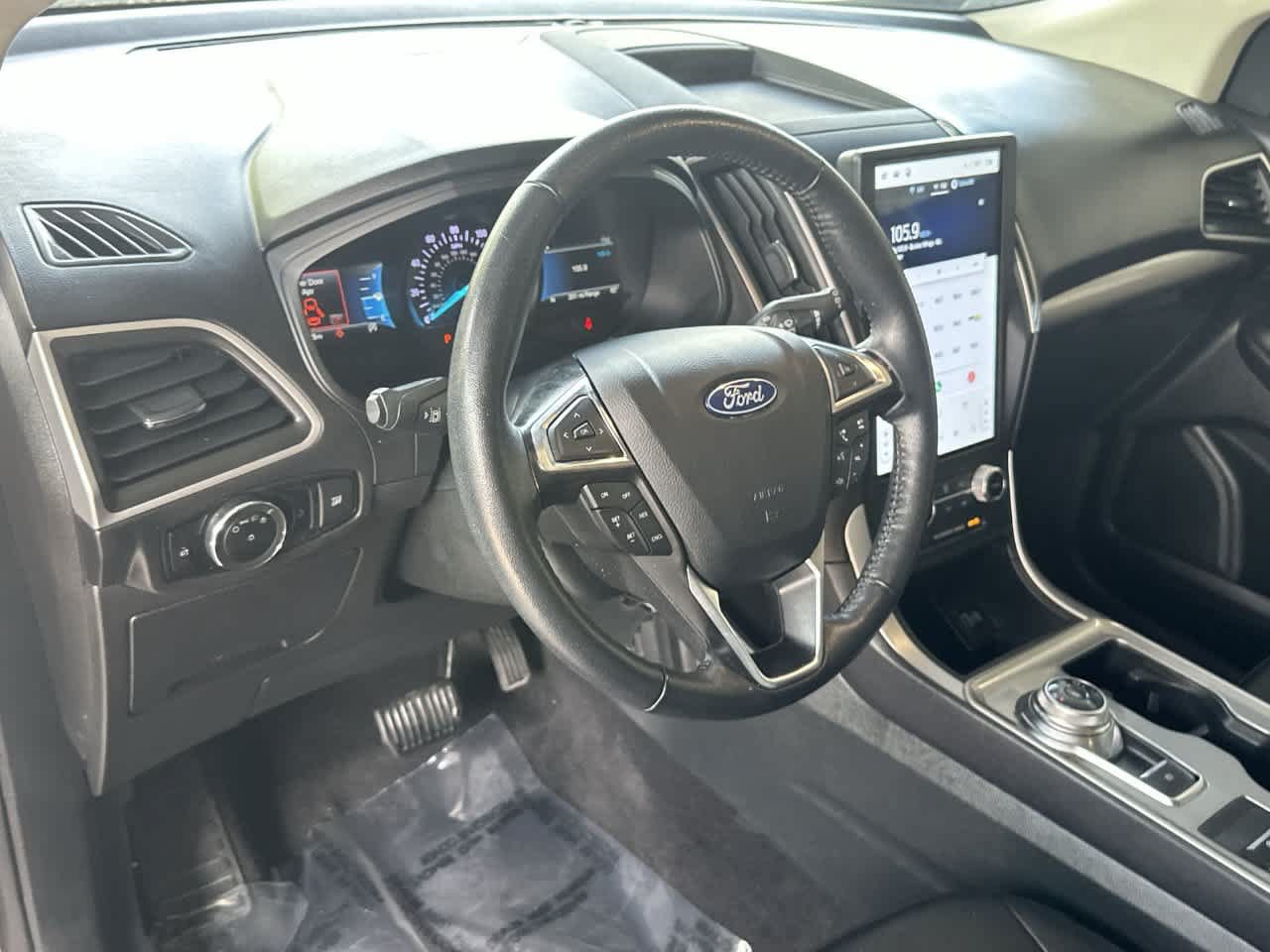 Used 2024 Ford Edge SEL AWD/4WD image 13