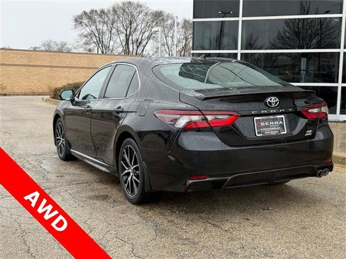 Used 2024 Toyota Camry SE image 5