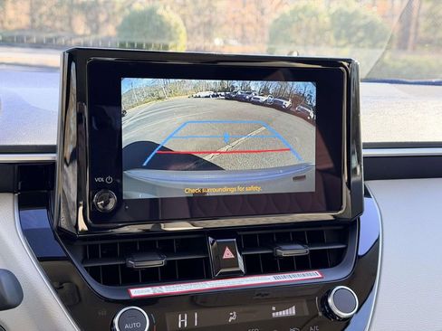 Used 2026 Toyota Corolla LE image 4