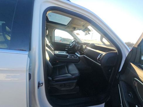 Used 2025 Ford Expedition Max Platinum image 13