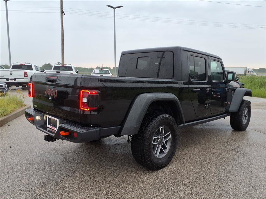 Used 2026 Jeep Gladiator Mojave AWD/4WD image 3