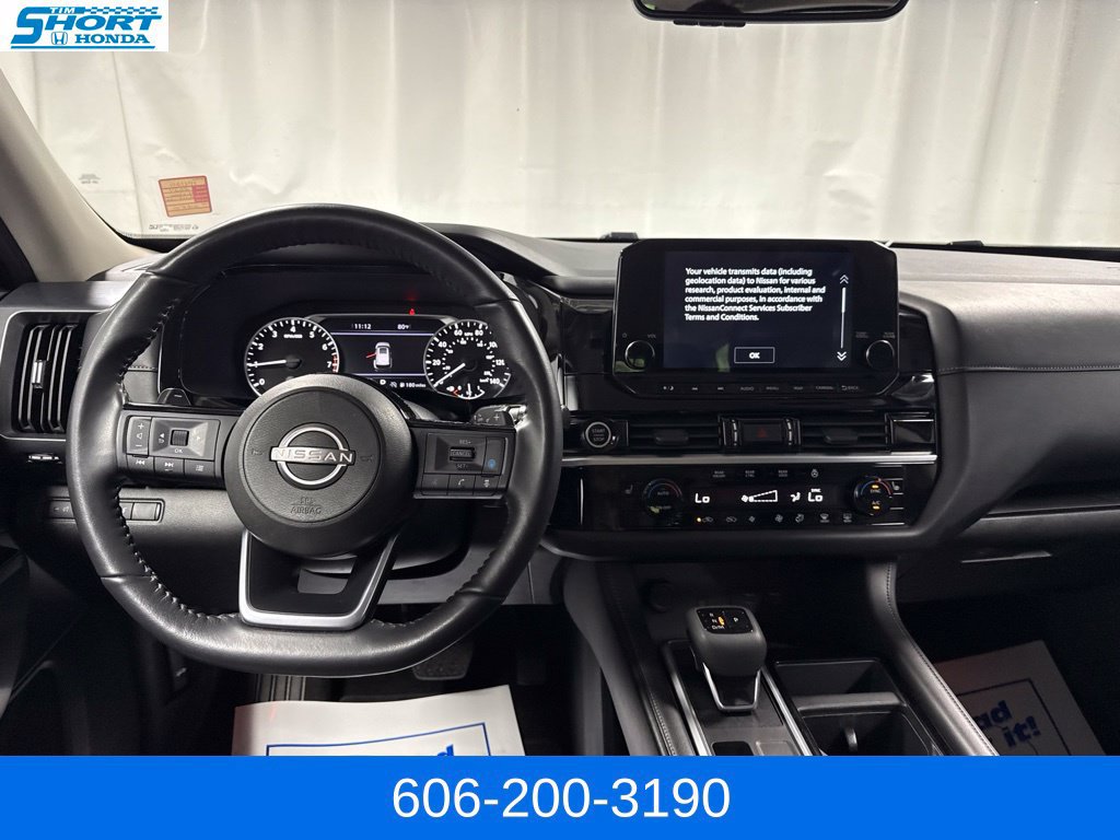 Used 2024 Nissan Pathfinder SL AWD/4WD image 16