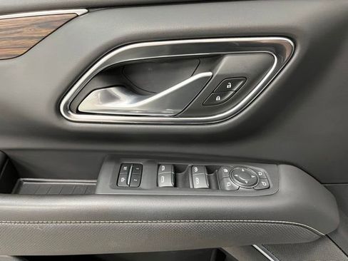 Used 2023 Chevrolet Suburban Premier AWD/4WD image 24