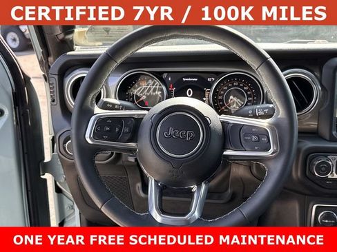 Used 2023 Jeep Wrangler Unlimited Sahara AWD/4WD image 18