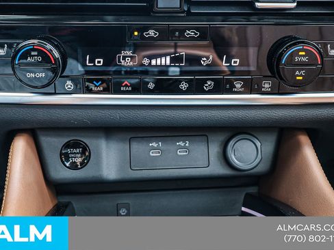 Used 2025 Nissan Rogue Platinum w/ Tech Package image 33