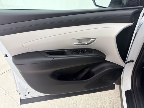 Used 2025 Hyundai Tucson SE FWD image 13