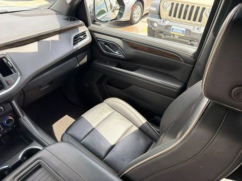 Used 2024 Chevrolet Tahoe Premier AWD/4WD image 25