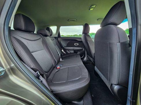 Used 2016 Kia Soul FWD image 31