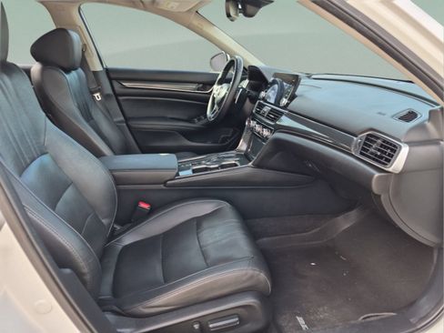 Used 2019 Honda Accord Touring image 20