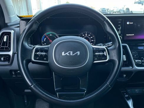 Used 2022 Kia Sorento S image 15