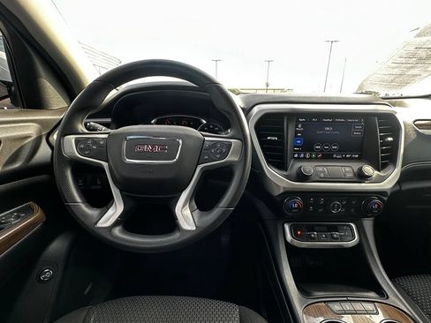 Used 2023 GMC Acadia SLE w/ Driver Convenience Package FWD image 10