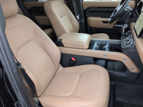 Used 2025 Land Rover Defender 110 S image 23
