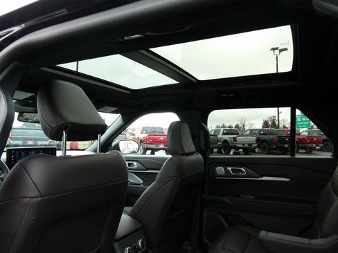 Used 2025 Ford Explorer Platinum w/ Ultimate Package image 20